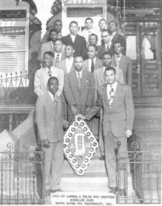 photo of the 1951-52 Scrollers Club of the Lambda & Delta Eta Chapters.
